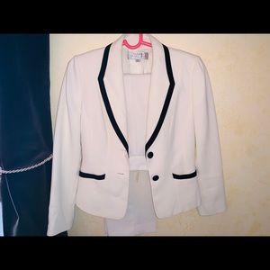 Tahari women’s suite 2P